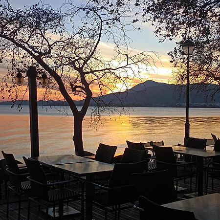 Kelly'S Penthouse Apartment Nafpaktos Bagian luar foto