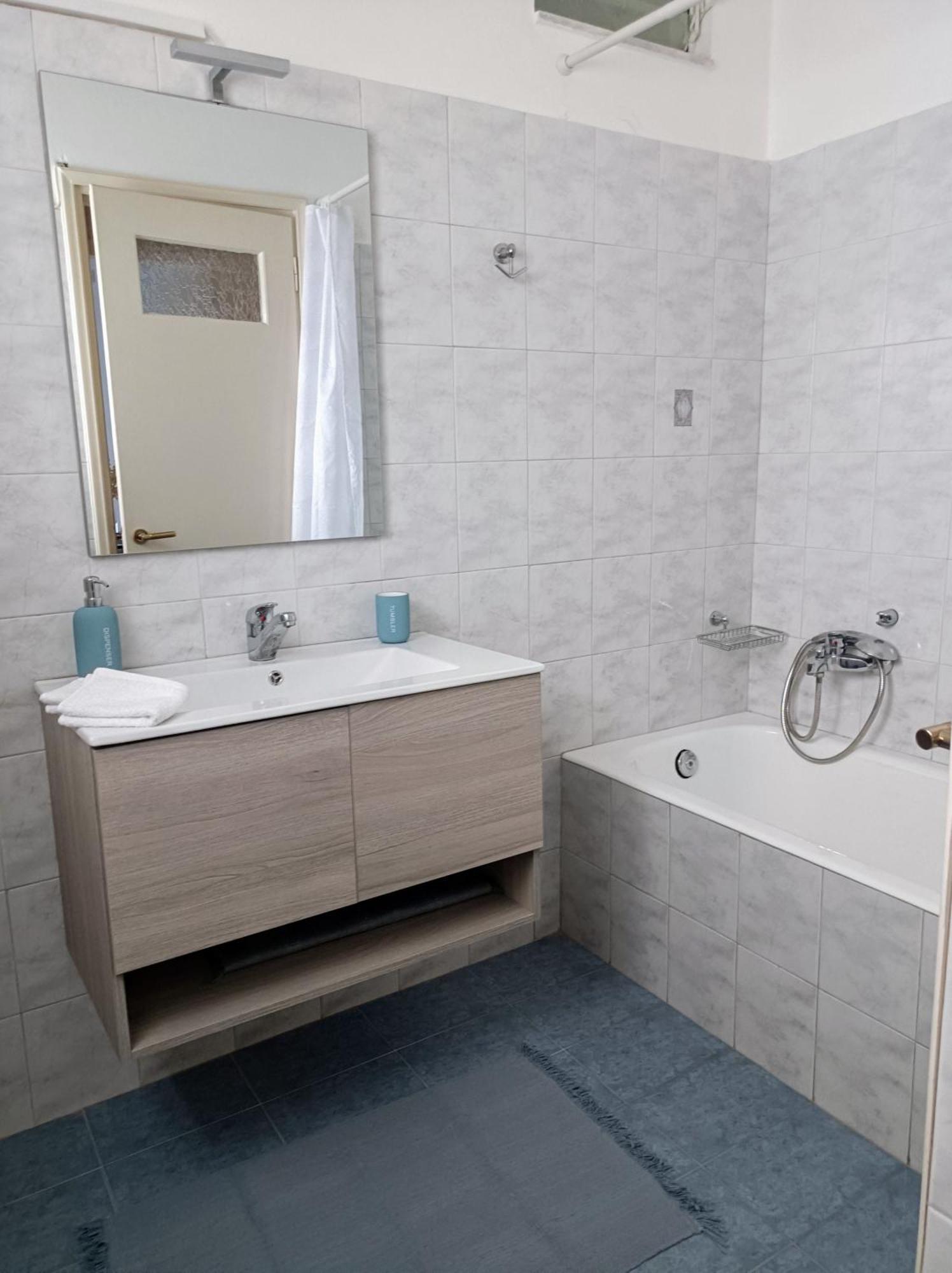 Kelly'S Penthouse Apartment Nafpaktos Bagian luar foto