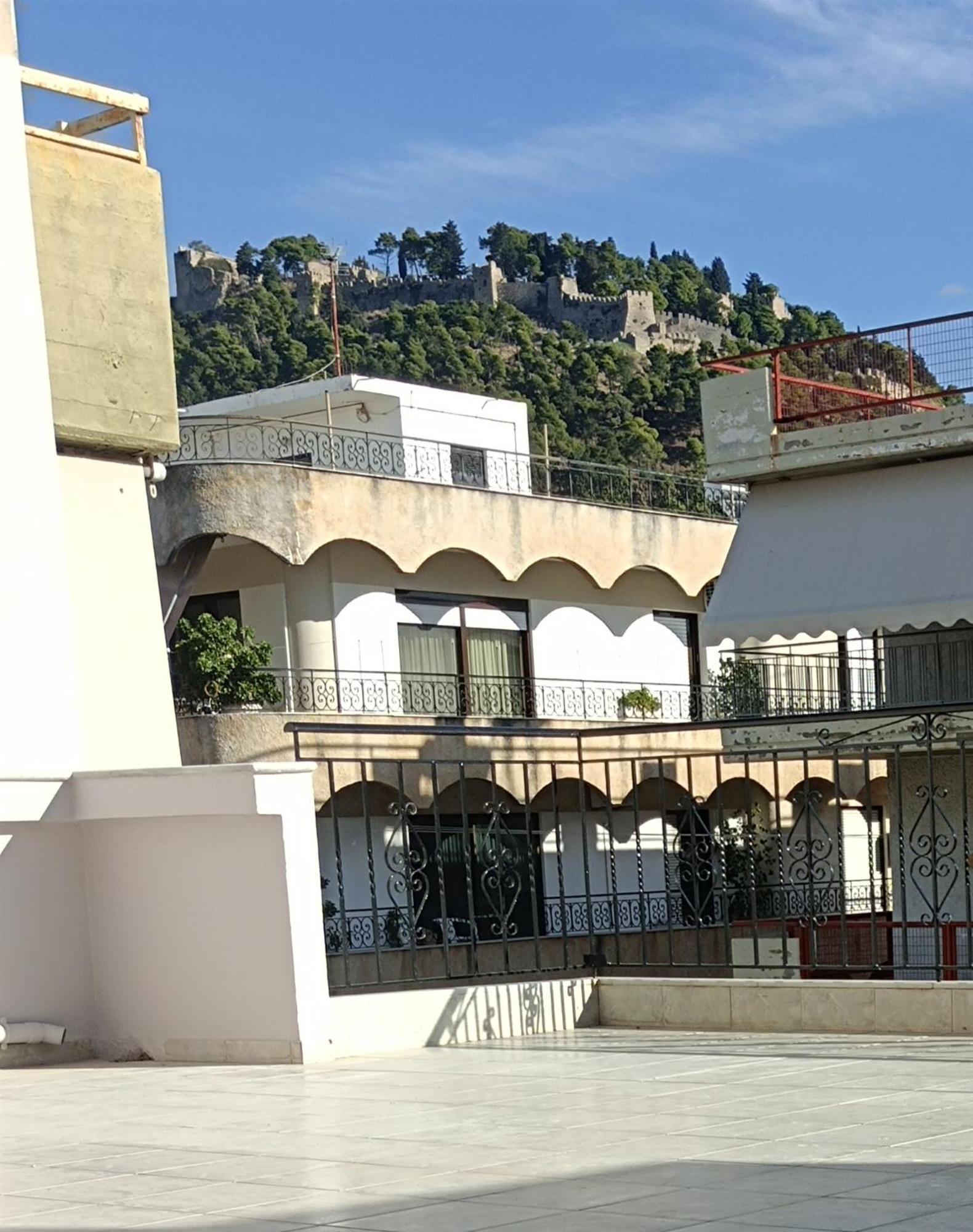 Kelly'S Penthouse Apartment Nafpaktos Bagian luar foto